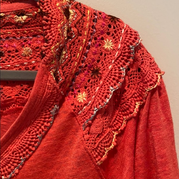 New Free People coral crocheted top s - Picture 4 of 6